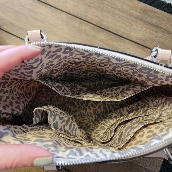 Guess Quilted Small Tote Purse - Picture 10 of 11